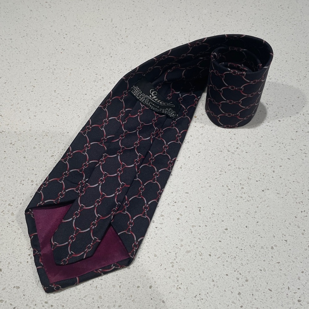 GUCCI - vintage,  100% Silk - Picture 3 of 5